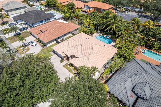 7821 NW 160th Terrace in Hialeah, FL - Building Photo - Building Photo