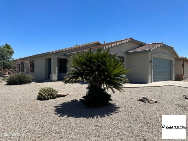 property at 3352 E Cherry Hills Pl