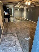 102 Fentress Star in Fentress, TX - Foto de edificio - Building Photo