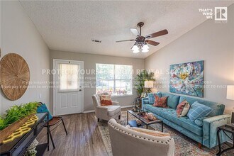 3206 W Oakfield St in Fayetteville, AR - Building Photo - Building Photo