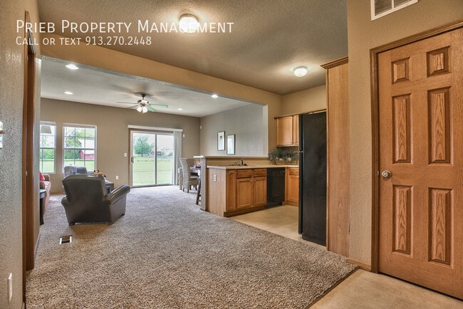 884 S Woodson Ct in Gardner, KS - Building Photo - Building Photo