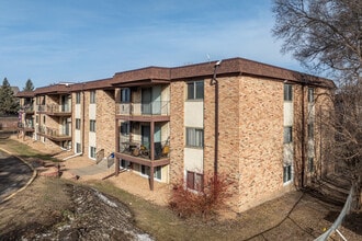 The Provinces in Little Canada, MN - Building Photo - Building Photo