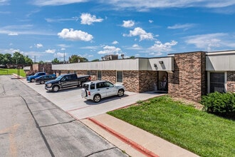Maranatha Village Retirement Community in Springfield, MO - Foto de edificio - Building Photo