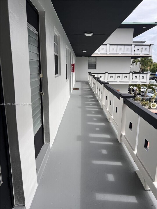 1715 N 16th Ave in Hollywood, FL - Building Photo