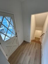 2412 Columbia St SW, Unit 2412 B in Olympia, WA - Building Photo - Building Photo