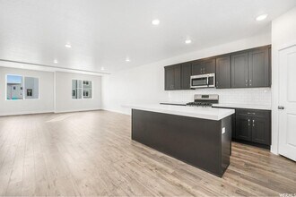 696 Ryegrass Dr in Eagle Mountain, UT - Building Photo - Building Photo