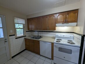 1247 Ashford Dr in St. Louis, MO - Building Photo - Building Photo