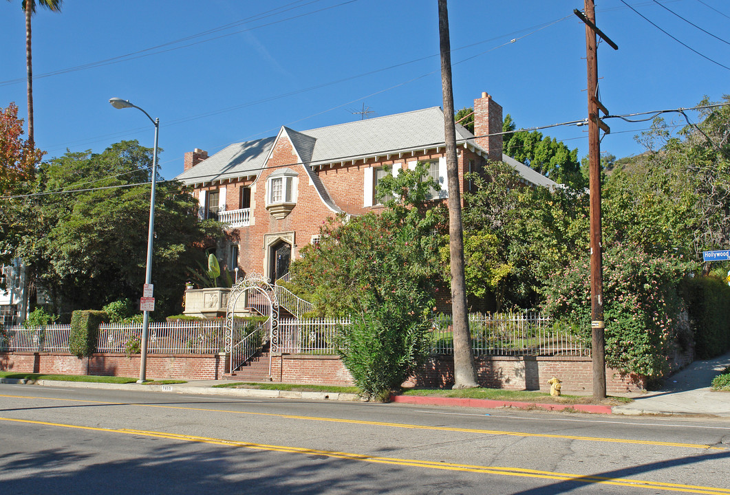 7655 Hollywood Blvd in Los Angeles, CA - Foto de edificio