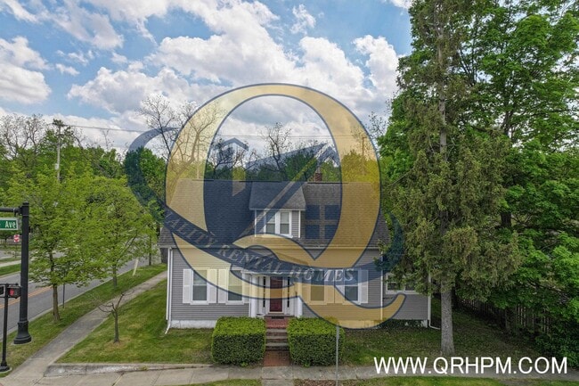 property at 201 W Shiawassee Ave