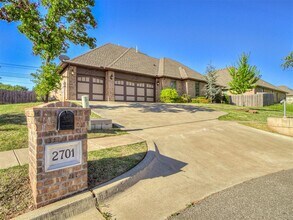 2701 Hermoso Cir in Edmond, OK - Building Photo - Building Photo