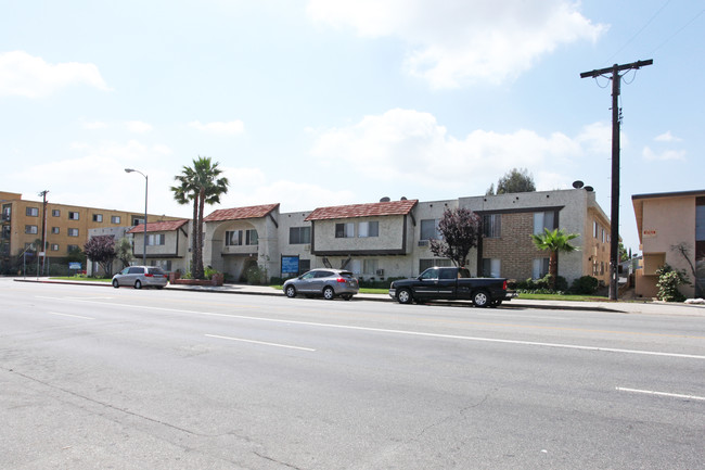 13450 Van Owen St in Van Nuys, CA - Building Photo - Building Photo