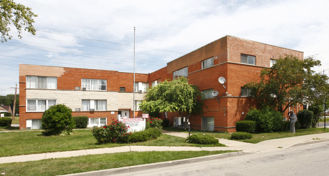 1920-2000 Williamsburg Dr in Waukegan, IL - Building Photo - Building Photo