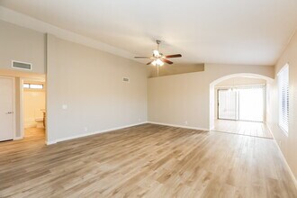 74 S Oak St in Chandler, AZ - Building Photo - Building Photo