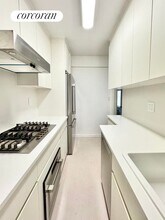 308 W 30th St in New York, NY - Building Photo - Building Photo