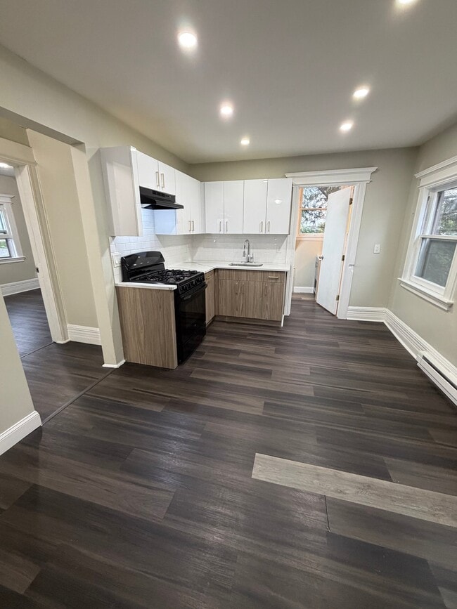 property at 76 Ridge St