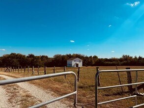 497 County Rd 4642 in Trenton, TX - Building Photo - Building Photo