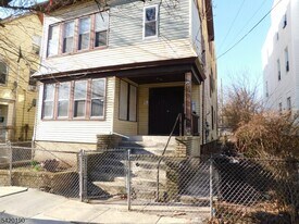 282 Renner Ave in Newark, NJ - Building Photo