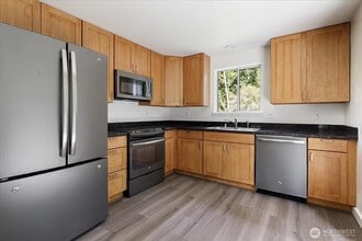 5865 Fish Road in Freeland, WA - Building Photo - Building Photo