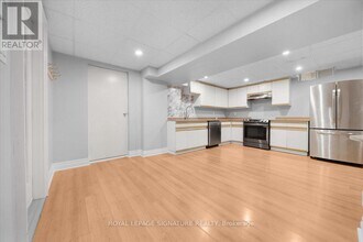 51 Blyth St in Richmond Hill, ON - Building Photo - Building Photo