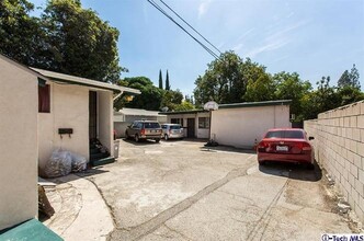 1802 E Glenoaks Blvd, Unit Front House in Glendale, CA - Foto de edificio - Building Photo