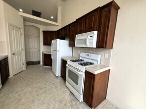 10824 N Bunker Hill Dr in Fresno, CA - Building Photo - Building Photo