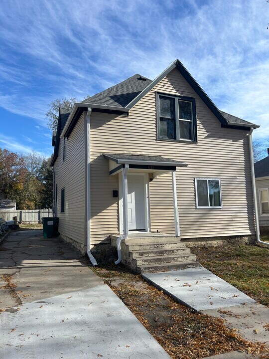 1232 S 16th St in Lincoln, NE - Building Photo