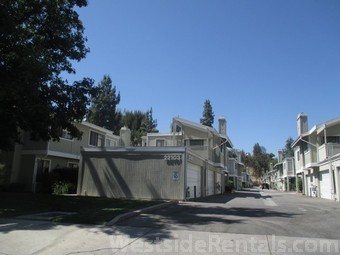 22103 Burbank Blvd, Unit 29 in Woodland Hills, CA - Building Photo