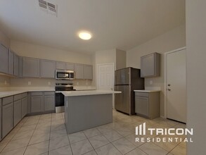 2640 S 89th Ave in Tolleson, AZ - Building Photo - Building Photo