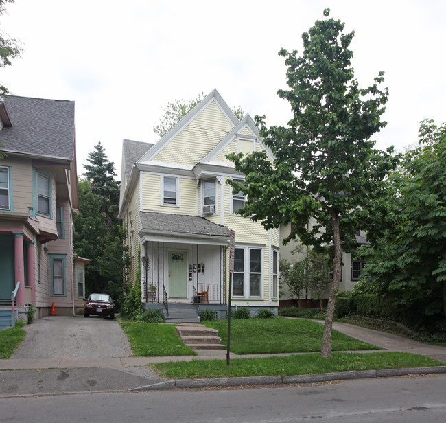 170 Meigs St in Rochester, NY - Foto de edificio - Building Photo