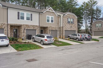 326 Seaton Wy in Columbia, TN - Building Photo - Building Photo