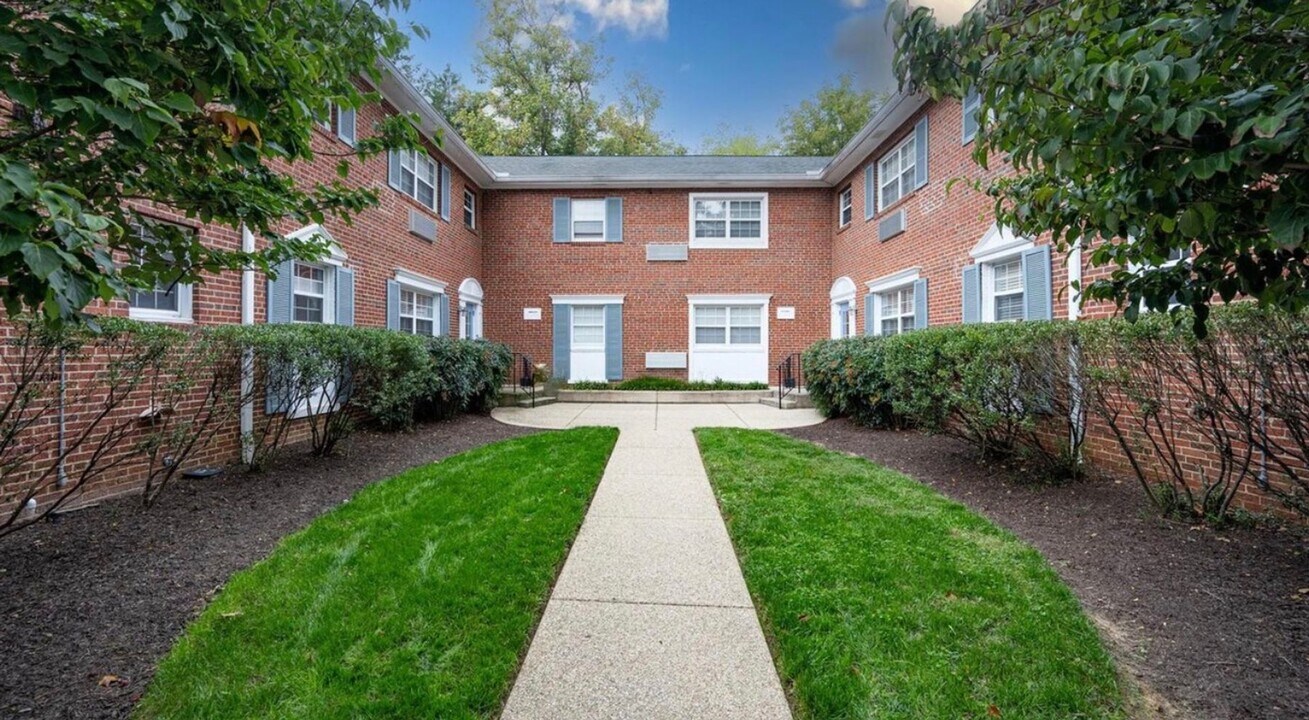 19 Post Office Ave in Laurel, MD - Building Photo
