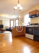 61 Oak Square Ave in Boston, MA - Foto de edificio - Building Photo