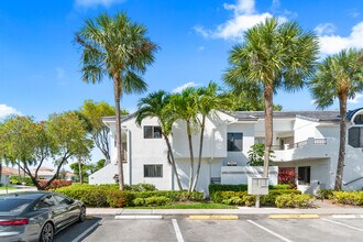 7533 Glendevon Ln in Delray Beach, FL - Building Photo - Building Photo