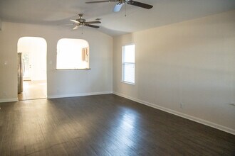 2808 Granite Cove in New Braunfels, TX - Foto de edificio - Building Photo