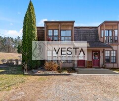 588 Ray Hill Rd in Mills River, NC - Building Photo