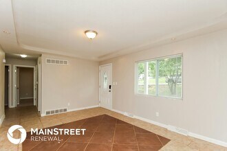 6130 N Eugene Field Rd in Kansas City, MO - Building Photo - Building Photo