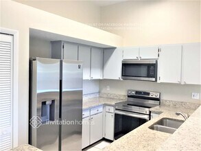 1242 Tuxford Dr in Brandon, FL - Building Photo - Building Photo