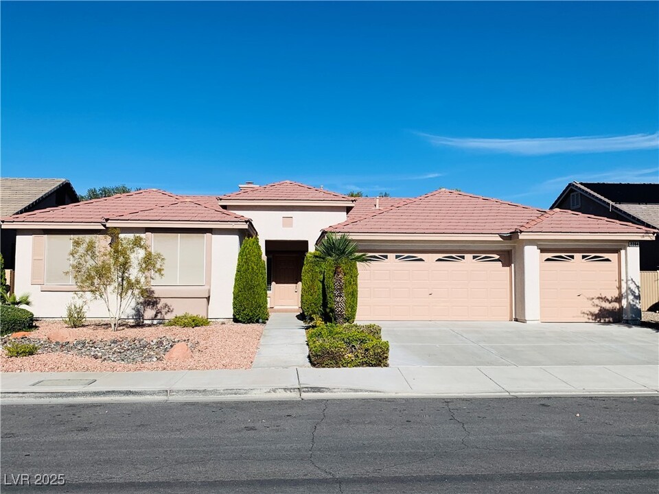2264 Alanhurst Dr in Henderson, NV - Building Photo
