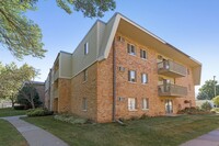 7316 W 22nd St in Minneapolis, MN - Foto de edificio - Building Photo