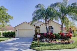 1592 Carriage Brooke Dr in Wellington, FL - Building Photo