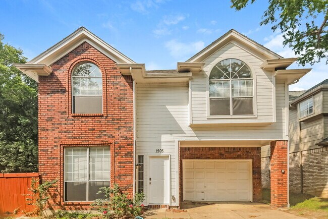 property at 1505 Collin Dr