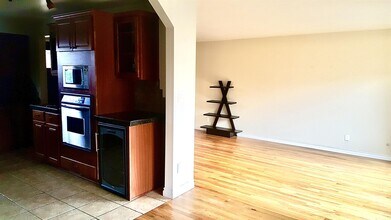 13806 NE Fremont Ct in Portland, OR - Building Photo - Building Photo