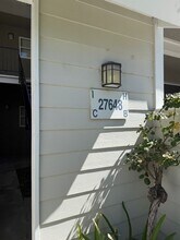 27648 Susan Beth Way, Unit H in Santa Clarita, CA - Building Photo - Building Photo