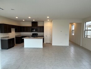 10072 Spelter St in Las Vegas, NV - Building Photo - Building Photo