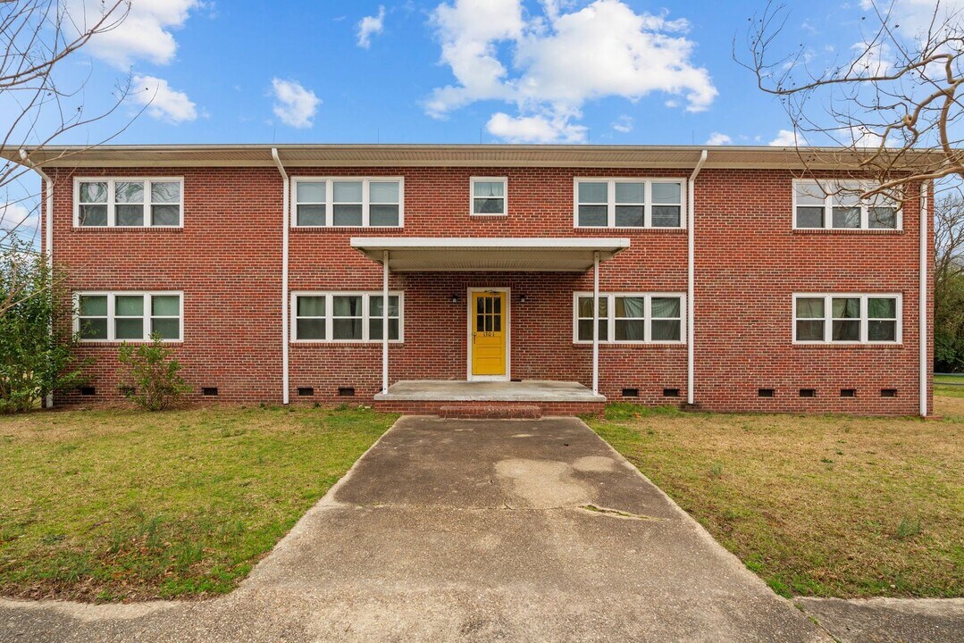 1301 S 10th St in Lillington, NC - Building Photo