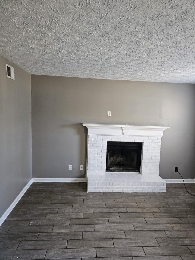 2398 Cragstone Ct in Lithonia, GA - Building Photo - Building Photo