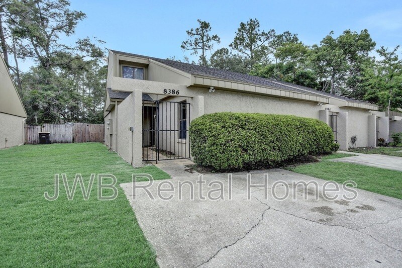 8386 Windypine Ln in Jacksonville, FL - Building Photo