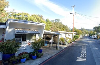 Meadowbrook Mobile Estates in Sonoma, CA - Foto de edificio - Building Photo