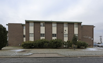 Evergreen Apartments in Ogden, UT - Building Photo - Building Photo