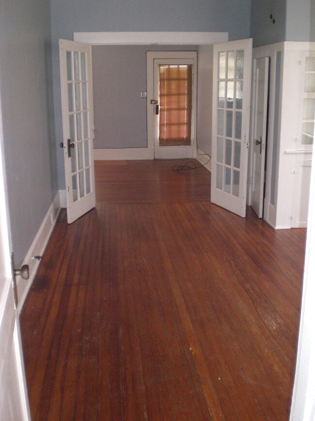 property at 1621 Stephens Ave